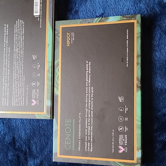 Hipdot Cenote eyeshadow palette - Picture 3 of 4